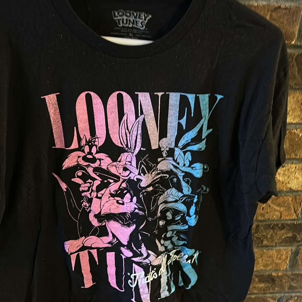 Loony tunes t shirt